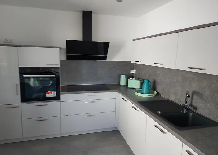 Bergstrasse * 埃克斯特塔尔