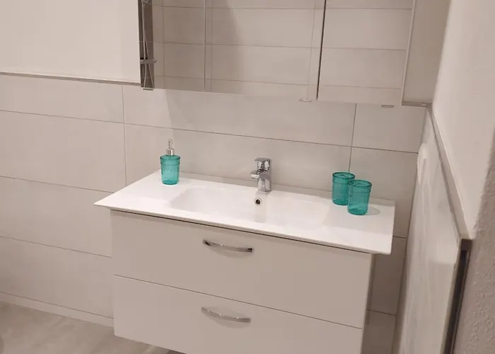 Bergstrasse * 埃克斯特塔尔